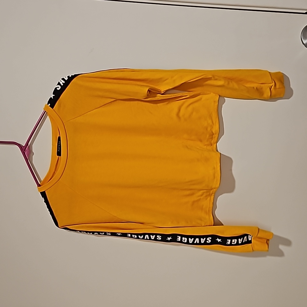 PAPAYA Yellow long sleeve cropped sweatshirt style SAVAGE down sides M/L EUC